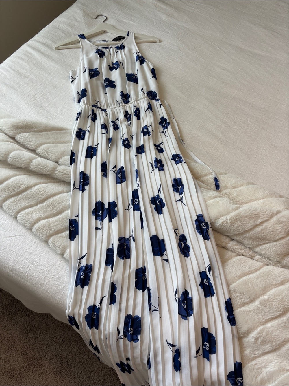 Banana Republic NWOT White Maxi Dress with Navy Floral Print